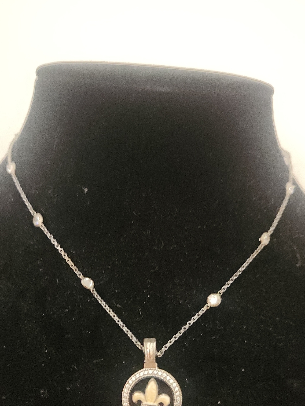 TROMPE Silver Fleur-de-Lis Pendant with Zz 'Diamonds By The Yard Accented Chain